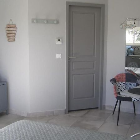 Studio Tout Confort Au Coeur Des Graves Portets Esterno foto